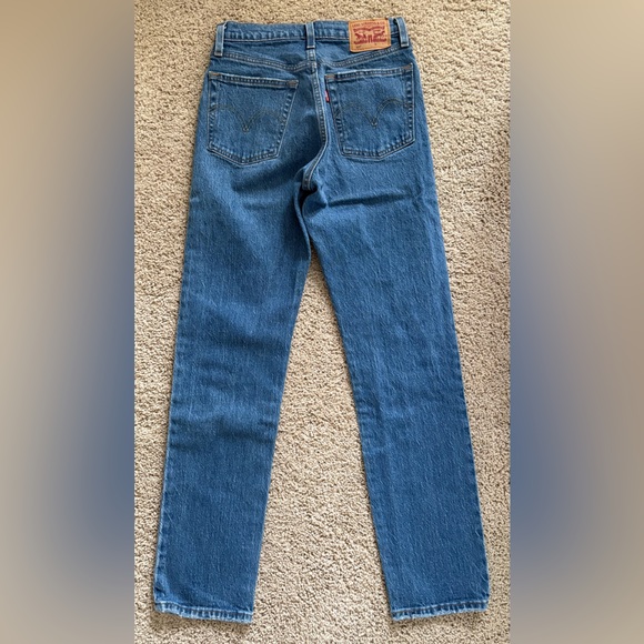 Ladies Levi’s 501 Straight Jean - Picture 2 of 3
